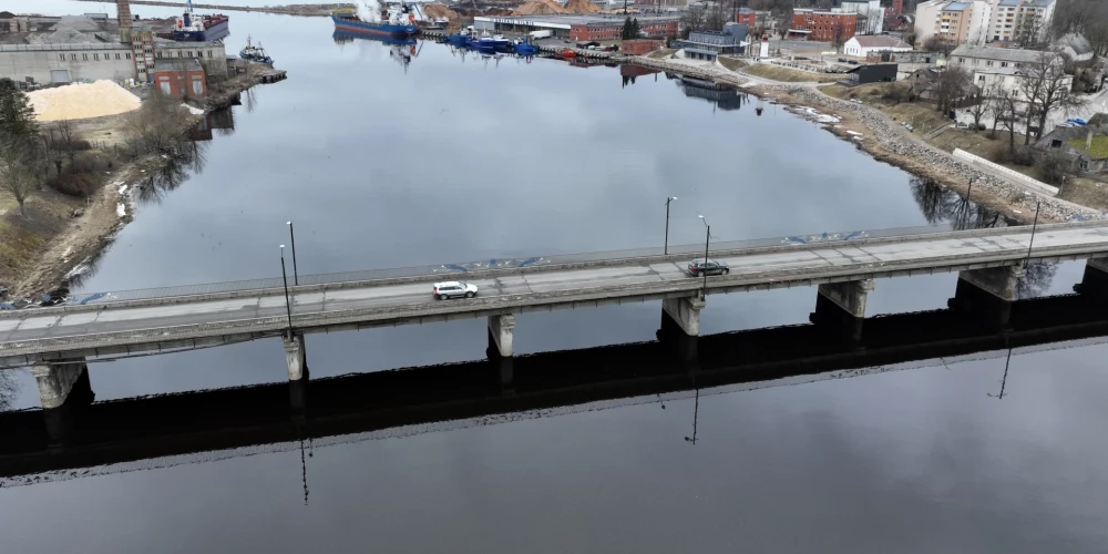 Tilts pār Salacu Salacgrīvā.