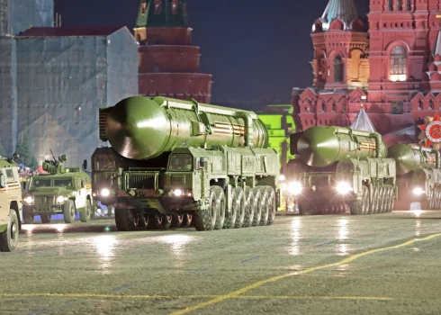 Россия объявила об учениях с тактическим ядерным оружием. Что это такое и насколько высок риск его применения?
