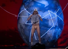 Финны удивили, выйдя на сцену "Евровидения" с голой попой... и попали в финал!
