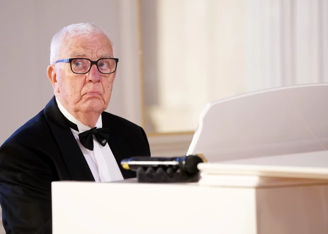 Kad Raimonds Pauls var sākt "psihot"? Maestro jaunā projektā pastāsta par sevi līdz šim nezināmo