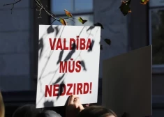 Латвийские педагоги вновь намерены бастовать - названа дата