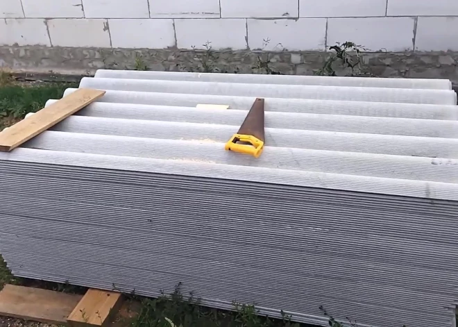 Советский шифер по-прежнему отравляет жизнь и здоровье латвийцев