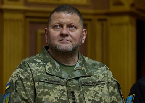 Зеленский уволил Залужного с военной службы и дал новую должность