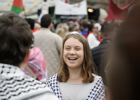 ФОТО: в Мальме прошли протесты против участия Израиля в "Евровидении" - среди участников и Грета Тунберг