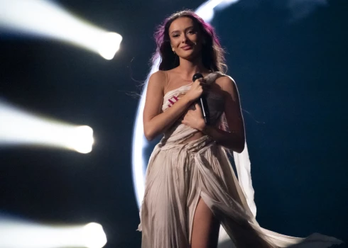Edena Golana apbur auditoriju Eirovīzijas pusfinālā