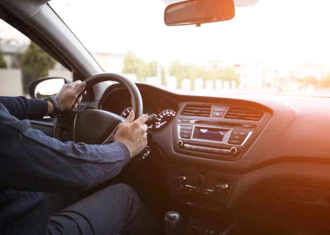 Pieaug jauno autovadītāju skaits uz Latvijas autoceļiem, ziņo CSDD	 		