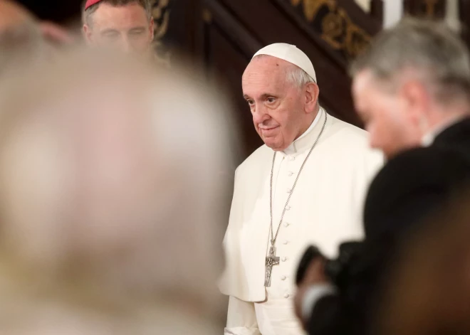 “2025. būs svētais gads,” paziņo pāvests Francisks