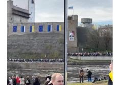 Жители Нарвы смотрят российский концерт.