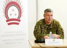 NBS komandieris: Latvijas aizsardzības sistēmā neveidojas iztrūkumi, nododot bruņojumu Ukrainai
