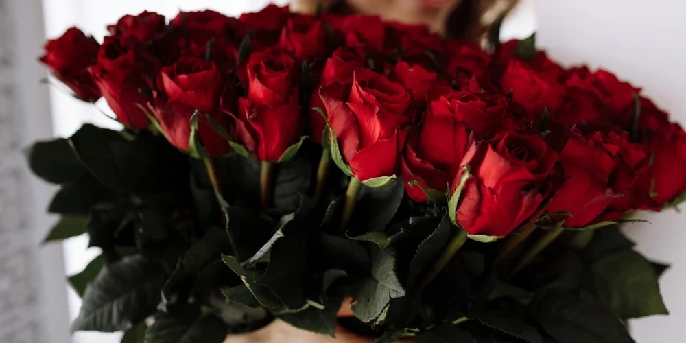 В Латвии исторически самым дорогим заказом цветов на платформе Wolt был букет красных роз стоимостью 320 евро.