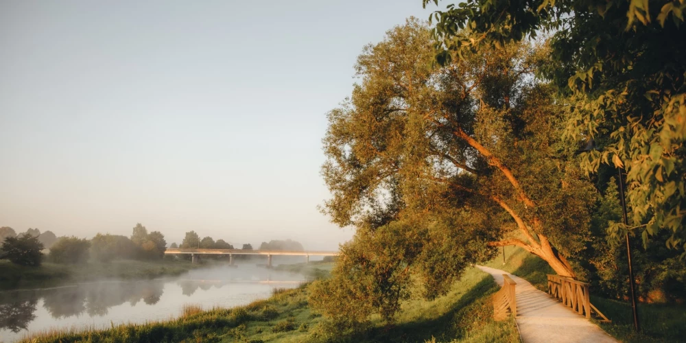 Skats uz Skrundas tiltu.