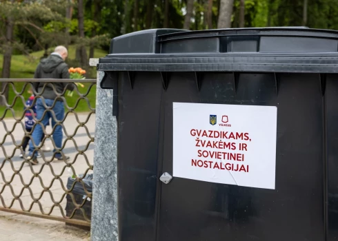 В Вильнюсе 9 мая установили мусорные контейнеры "для советской ностальгии"