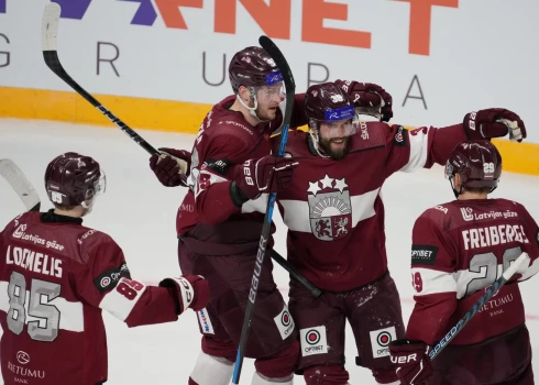 Latvijas hokeja izlase, gatavojoties pasaules čempionātam aizvadīja astoņas pārbaudes spēles, no kurām uzvarēja trijās.