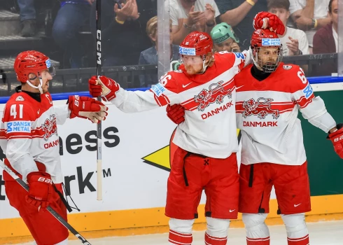 Dānijas hokejisti dominē pret Austriju un izcīna pārliecinošu uzvaru