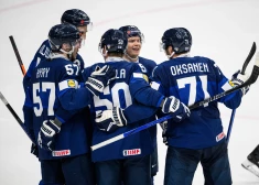 Somijas un Slovākijas hokejisti pasaules čempionāta mačos sagrauj pretiniekus