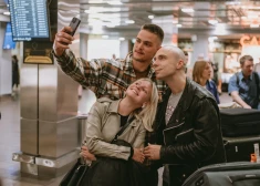 ФОТО: Донса и латвийскую делегацию встретили в аэропорту после окончания "Евровидения"