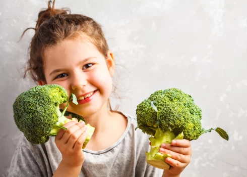 Pieredze rāda, ka ar laiku bērnam iegaršojas jaunas lietas, pat tādas, kas sākotnēji izraisīja pretestību.