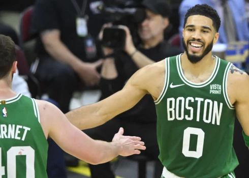 "Celtics" bez Porziņģa laukumā nonāk uzvaras attālumā no Austrumu fināla
