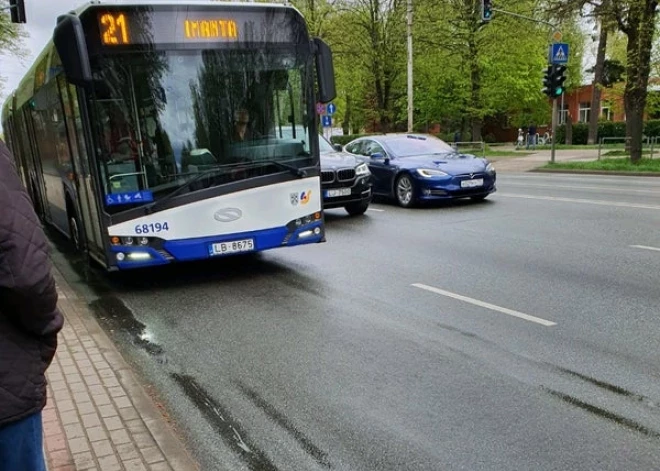 Tiks ieviestas izmaiņas 15. un 21. autobusa maršrutos