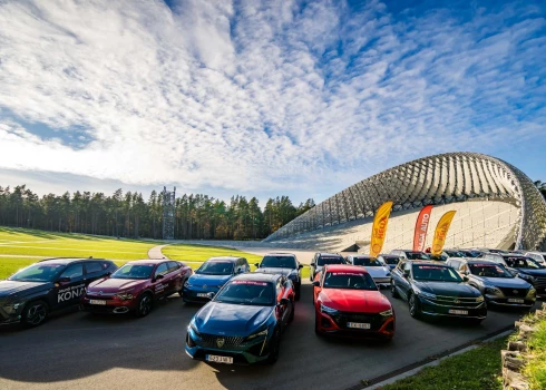 Kādi ir “Latvijas Gada auto 2024” izskatīgākie auto? Skaidro žūrija