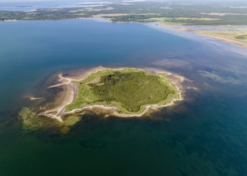 "Лучше, чем роскошная квартира в Старом городе": у латвийцев есть уникальная возможность купить остров в Эстонии