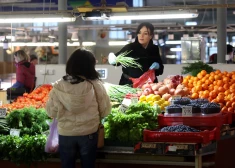 VIDEO: PVD inspektore pārbauda Centrāltirgū pārdoto dārzeņu izcelsmes valstis