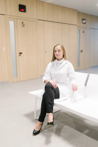 Dr. Mauriņa klīnikas ķirurģe proktoloģe Elīna Tauvēna