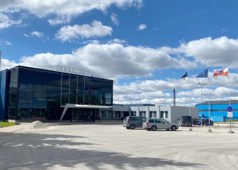 Pēdējo mēnešu laikā Baltijas reģionā novērieto GPS signāla traucējumi īpaši skāruši Tartu lidostu Igaunijā, traucējot nolaisties turp lidojošajam "Finnair" reisam no Somijas.