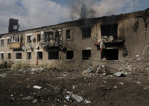 Dažas krievu iebrucēju kājnieku grupas iekļuvušas Vovčanskā; turpinās smagas cīņas