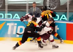 Первое поражение: Германия с разгромным счетом обыграла Латвию на ЧМ по хоккею