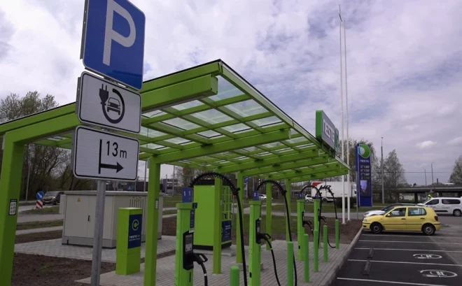 Plānots, ka turpmāk katras nākamās jaunās "Neste" uzlādes stacijas kopējā jauda varētu sasniegt 600 kW.