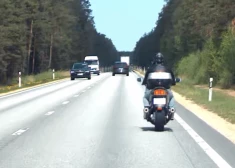 VIDEO: policija Limbažu pusē aptur steidzīgu "Yamaha" vadītāju