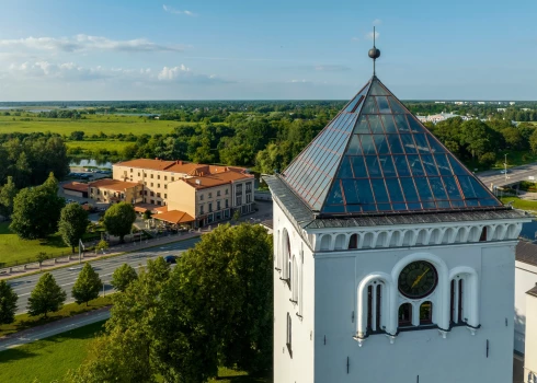 Atgriezies vēsturiskais Jelgavas baznīcas zvans 