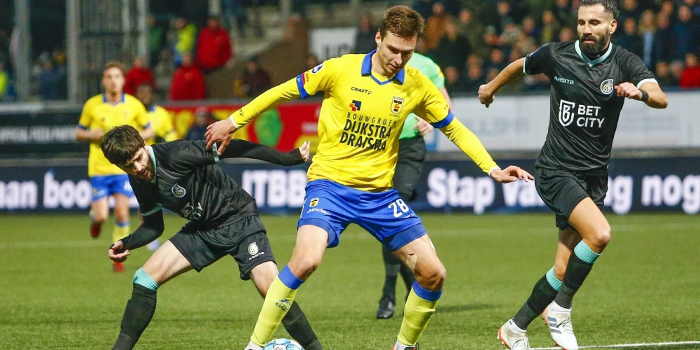 Roberts Uldriķis "Cambuur" dzeltenajā formā