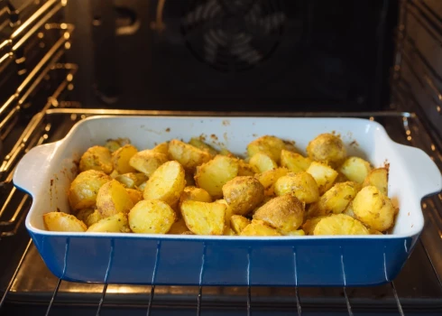 Ko garšīgu pagatavot no pērnajiem kartupeļiem? 