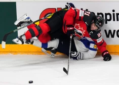 "Milžu cīņā" Kanādas hokejisti pārspēj Somiju, bet Vācija pieveic Poliju