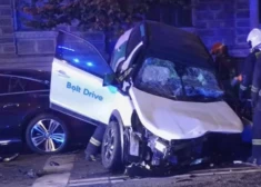 VIDEO: smagā avārijā Rīgas centrā gājis bojā autovadītājs