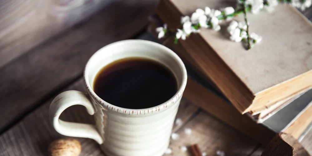 Arvien populārāka kļūst kafija bez kofeīna. Bet kāds no tās labums?