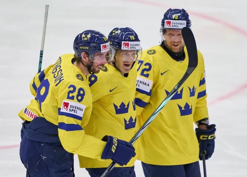 Zviedrijas hokejisti nodrošina uzvaru apakšgrupā; Lielbritānija izkrīt no elites divīzijas