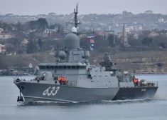 Ukraina Sevastopolē nogremdējusi divus Krievijas kuģus