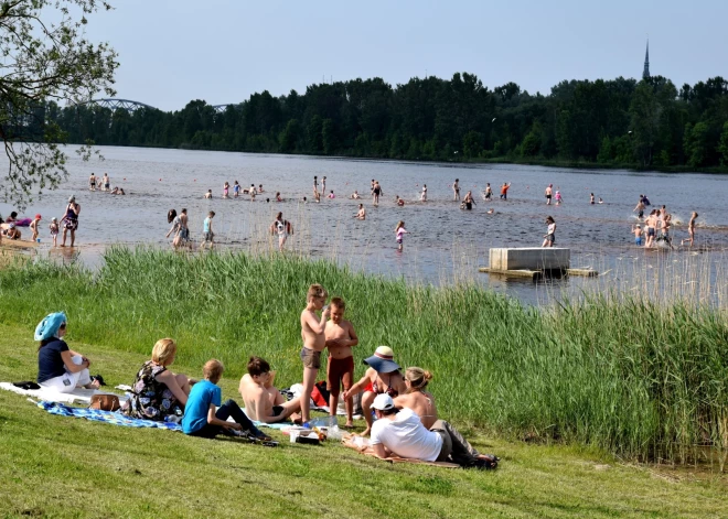 Ūdens temperatūra peldvietās sasils līdz +21 grādam