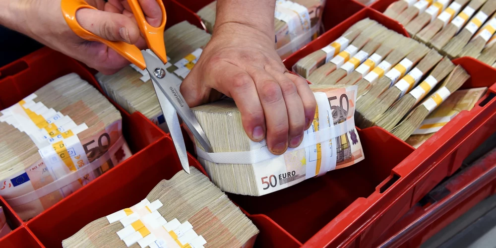 Eiropu pārplūdinājušas viltotas eiro naudaszīmes - kā tās atpazīt
