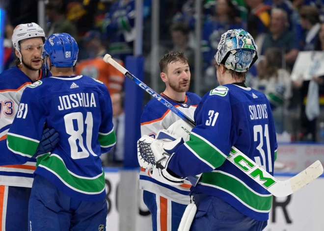 "Canucks" galvenais treneris un viens no "Oilers" līderiem slavē Šilova sniegumu