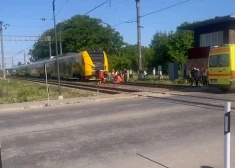 В Саласпилсе девочку насмерть сбила электричка, только отъехавшая от станции