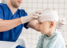 "Количество пациентов превышает 200 в сутки": медики просят обратить внимание на безопасность детей