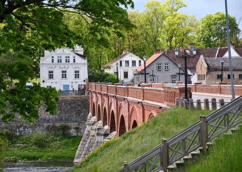 UNESCO Pasaules mantojuma pilsētā Kuldīgā plāno restaurēt vēsturiskās ēkas