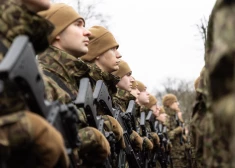 Mobilizācijas gadījumā Latvijas armijā varēs dienēt arī citu valstu pilsoņi; noteiktas īpašas prasības