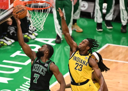 "Celtics" bez Porziņģa izcīna otro uzvaru Austrumu finālā; "Pacers" pazaudē komandas līderi