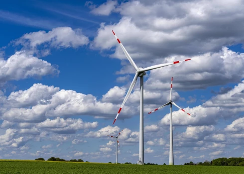 "Latvenergo" noslēdz vērienīgāko darījumu par vēja parka izbūvi Lietuvā