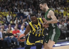 "Panathinaikos" basketbolisti sakauj "Fenerbahce" un iekļūst ULEB Eirolīgas finālā